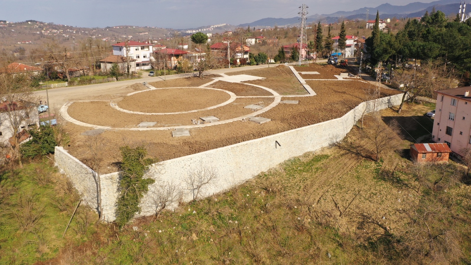 BÜYÜKŞEHİRDEN ALTINORDU'YA MODERN PARK